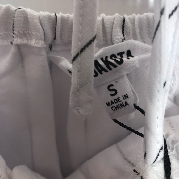 BB Dakota Off Shoulder Ruffle PinStripe Midi Dress - Picture 5 of 6